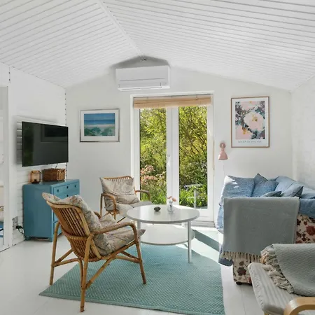 Cosy Summerhouse With Private Garden Nyrup