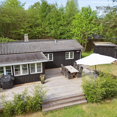 Feriehus Cosy Summerhouse With Private Garden *
